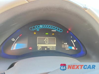 Zdjęcie 9 z 12 samochodu: 2011 NISSAN LEAF SV VIN:JN1AZ0CP8BT008452 - miniatura