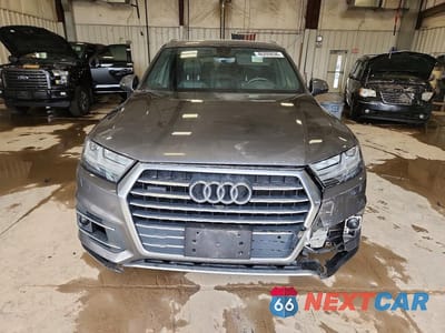 Piąte zdjęcie samochodu w środku: 2019 AUDI Q7 PRESTIGE VIN:WA1VAAF73KD011710 - miniatura