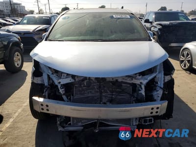 Piąte zdjęcie samochodu w środku: 2025 TOYOTA SIENNA XLE 8-PASSENGER VIN:5TDYRKEC7SS285481 - miniatura