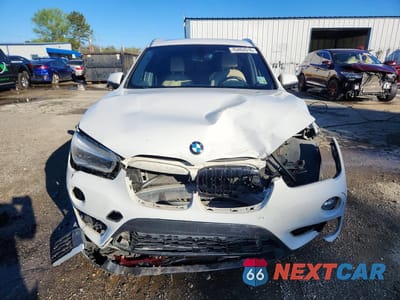 Piąte zdjęcie samochodu w środku: 2017 BMW X1 SDRIVE28I VIN:WBXHU7C30H5H35670 - miniatura