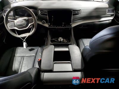 Zdjęcie 8 z 13 samochodu: 2025 JEEP WAGONEER L SERIES II VIN:1C4SJSBP6SS524028 - miniatura