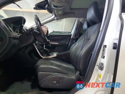 Zdjęcie 7 z 13 samochodu: 2015 VOLVO XC60 T5 PREMIER+ VIN:YV440MDCXF2620765 - miniatura