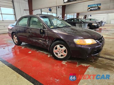 Czwarte zdjęcie samochodu z boku: 1998 HONDA ACCORD 4D DX VIN:1HGCG165XWA014378 - miniatura