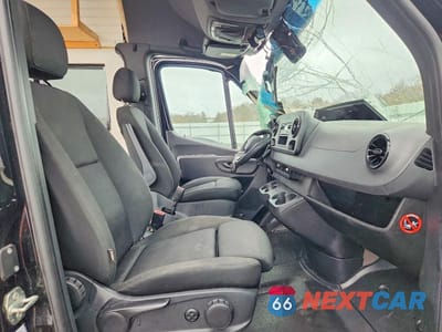 Piąte zdjęcie samochodu w środku: 2020 MERCEDES BENZ SPRINTER 2500 DELIVERY VAN VIN:W1W4EBHY3LT038709 - miniatura