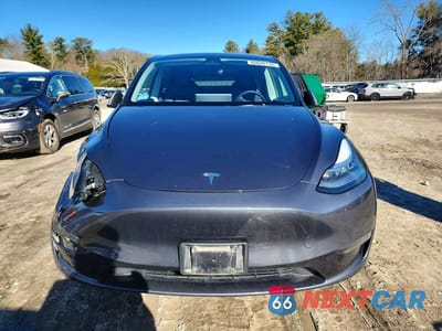 Piąte zdjęcie samochodu w środku: 2023 TESLA MODEL Y VIN:7SAYGDEE0PF611137 - miniatura