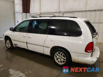 Drugie zdjęcie samochodu z przodu: 1998 CHRYSLER TOWN & COUNTRY LXI VIN:1C4GP64L4WB657625 - miniatura