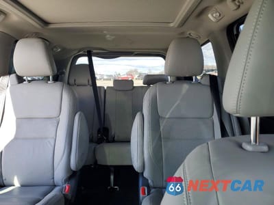 Zdjęcie 10 z 14 samochodu: 2019 TOYOTA SIENNA VIN:5TDYZ3DC6KS988173 - miniatura