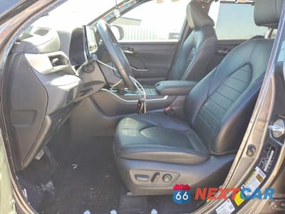 Zdjęcie 7 z 13 samochodu: 2022 TOYOTA HIGHLANDER XLE VIN:5TDGZRBH1NS227522 - miniatura