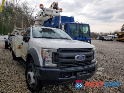 Czwarte zdjęcie samochodu z boku: 2019 FORD F-550 SUPER DUTY - DUAL REAR WHEEL VIN:1FDUF5GT6KEE94234 - miniatura
