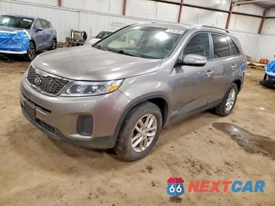 2014 KIA SORENTO LX 5XYKTDA7XEG461128 - główne zdjęcie licytacji z USA - miniatura