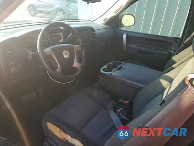 Zdjęcie 8 z 13 samochodu: 2011 CHEVROLET SILVERADO K1500 LT VIN:1GCRKSE37BZ142716 - miniatura