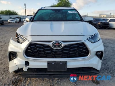 Piąte zdjęcie samochodu w środku: 2022 TOYOTA HIGHLANDER XLE VIN:5TDGZRAH0NS110967 - miniatura