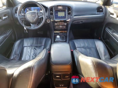 Zdjęcie 8 z 13 samochodu: 2017 CHRYSLER 300 S VIN:2C3CCAGGXHH534812 - miniatura