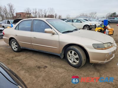 Czwarte zdjęcie samochodu z boku: 2000 HONDA ACCORD SE VIN:1HGCG5679YA047366 - miniatura