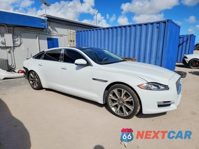 Czwarte zdjęcie samochodu z boku: 2019 JAGUAR XJL PORTFOLIO VIN:SAJWA2G71K8W18228 - miniatura