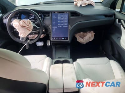 Zdjęcie 8 z 14 samochodu: 2018 TESLA MODEL X VIN:5YJXCBE43JF127275 - miniatura