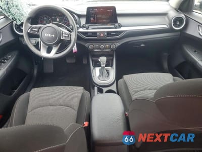 Zdjęcie 8 z 12 samochodu: 2024 KIA FORTE LXS VIN:3KPF24AD4RE720208 - miniatura