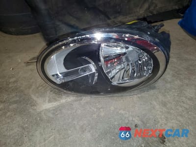 Zdjęcie 12 z 13 samochodu: 2017 VOLKSWAGEN BEETLE SE VIN:3VWJ17AT2HM620471 - miniatura