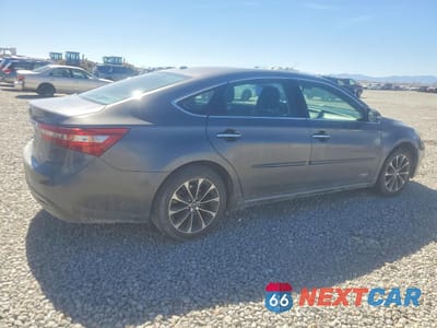 Trzecie zdjęcie samochodu z tyłu: 2018 TOYOTA AVALON HYBRID XLE PREMIUM VIN:4T1BD1EB4JU064545 - miniatura