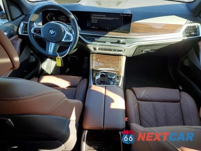 Zdjęcie 8 z 12 samochodu: 2026 BMW X5 XDRIVE50E VIN:5UX43EU03T9212700 - miniatura