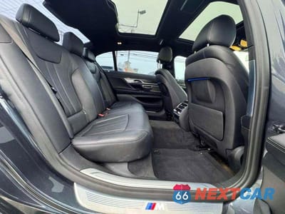 Zdjęcie 6 z 10 samochodu: 2019 BMW 740 I VIN:WBA7E2C58KB218257 - miniatura
