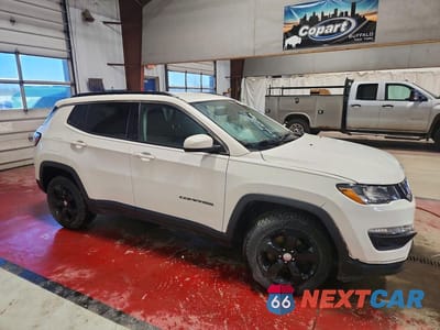 Czwarte zdjęcie samochodu z boku: 2020 JEEP COMPASS LATITUDE VIN:3C4NJDBB2LT164236 - miniatura