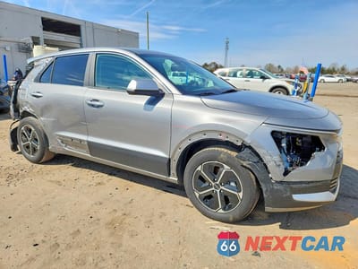 Czwarte zdjęcie samochodu z boku: 2026 KIA NIRO LX VIN:KNDCP3LE0T5319522 - miniatura