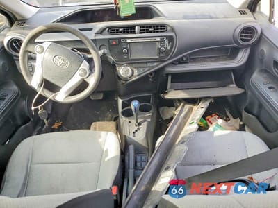 Zdjęcie 8 z 11 samochodu: 2017 TOYOTA PRIUS C VIN:JTDKDTB32H1591637 - miniatura