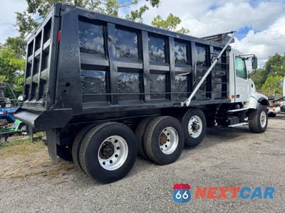 Czwarte zdjęcie samochodu z boku: 2003 VOLVO VHD VIN:4V5KC9GH33N347488 - miniatura