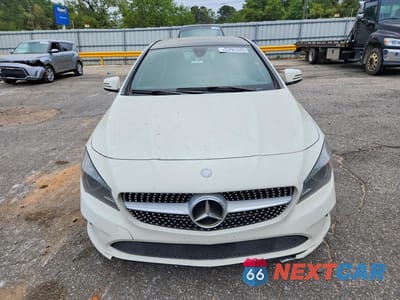 Piąte zdjęcie samochodu w środku: 2017 MERCEDES-BENZ CLA 250 4MATIC VIN:WDDSJ4GB6HN450731 - miniatura