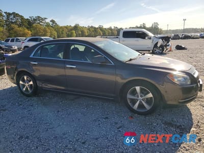 Czwarte zdjęcie samochodu z boku: 2012 CHEVROLET MALIBU 1LT VIN:1G1ZC5E03CF275862 - miniatura