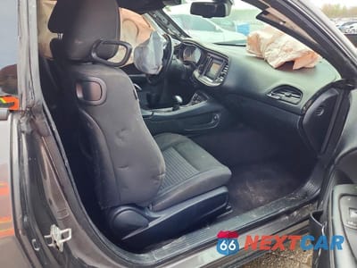 Zdjęcie 10 z 13 samochodu: 2017 DODGE CHALLENGER SXT VIN:2C3CDZAG7HH665703 - miniatura
