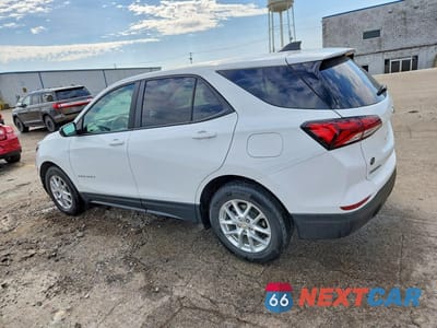 Drugie zdjęcie samochodu z przodu: 2022 CHEVROLET EQUINOX LS VIN:3GNAXHEV5NS245578 - miniatura