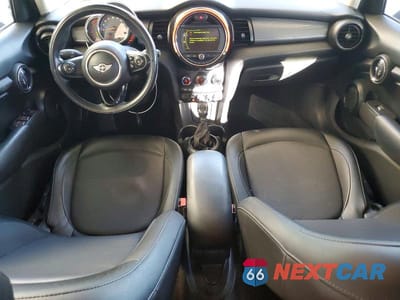 Zdjęcie 8 z 12 samochodu: 2017 MINI COOPER VIN:WMWXU1C51H2E17711 - miniatura