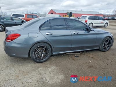 Trzecie zdjęcie samochodu z tyłu: 2018 MERCEDES-BENZ C 300 4MATIC VIN:55SWF4KB8JU273963 - miniatura