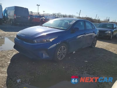 2023 KIA FORTE LXS 3KPF24ADXPE565922 - główne zdjęcie licytacji z USA - miniatura