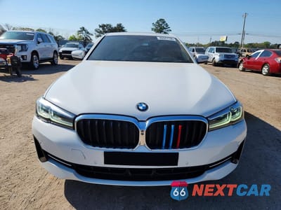 Piąte zdjęcie samochodu w środku: 2021 BMW 530 XI VIN:WBA13BJ0XMWX21903 - miniatura