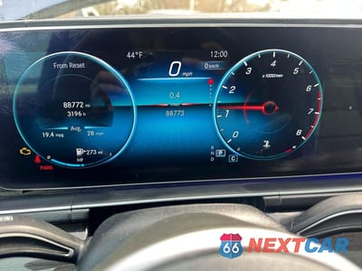 Piąte zdjęcie samochodu w środku: 2020 MERCEDES-BENZ GLE 350 VIN:4JGFB4JB9LA109353 - miniatura