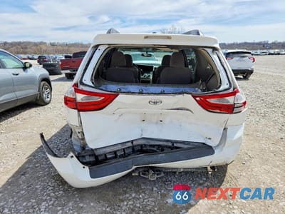 Zdjęcie 6 z 13 samochodu: 2015 TOYOTA SIENNA LE 8-PASSENGER VIN:5TDKK3DCXFS642272 - miniatura