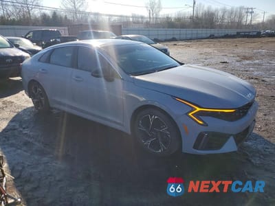 Czwarte zdjęcie samochodu z boku: 2025 KIA K5 GT-LINE VIN:KNAG64J79S5321652 - miniatura