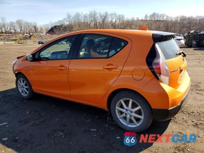 Drugie zdjęcie samochodu z przodu: 2017 TOYOTA PRIUS C ONE VIN:JTDKDTB33H1592358 - miniatura