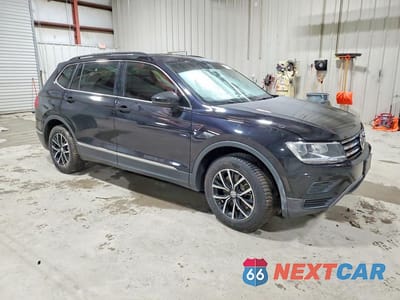 Czwarte zdjęcie samochodu z boku: 2021 VOLKSWAGEN TIGUAN SE VIN:3VV2B7AX0MM134518 - miniatura