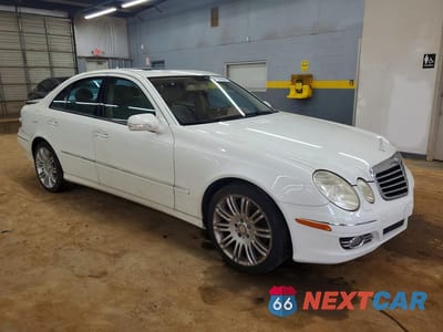 Czwarte zdjęcie samochodu z boku: 2008 MERCEDES-BENZ E 350 4MATIC VIN:WDBUF87X98B298290 - miniatura