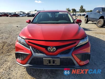 Piąte zdjęcie samochodu w środku: 2022 TOYOTA CAMRY SE VIN:4T1G11AK5NU015560 - miniatura