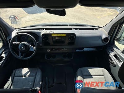 Zdjęcie 8 z 10 samochodu: 2019 MERCEDES BENZ SPRINTER VIN:WD4PF0CD3KP099280 - miniatura