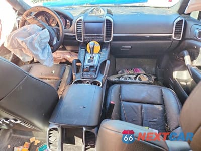 Zdjęcie 8 z 12 samochodu: 2012 PORSCHE CAYENNE VIN:WP1AA2A28CLA06532 - miniatura