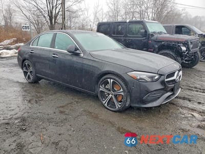 Czwarte zdjęcie samochodu z boku: 2025 MERCEDES-BENZ C 300 VIN:W1KAF4GB1SR286236 - miniatura