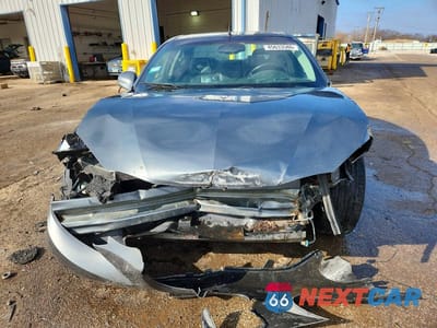 Piąte zdjęcie samochodu w środku: 2004 PONTIAC GRAND PRIX GTP VIN:2G2WR544241367992 - miniatura