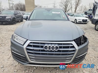 Piąte zdjęcie samochodu w środku: 2020 AUDI Q5 PREMIUM VIN:WA1ANAFY3L2096895 - miniatura