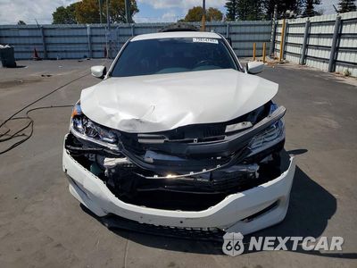 Piąte zdjęcie samochodu w środku: 2017 HONDA ACCORD SPORT VIN:1HGCR2F52HA129205 - miniatura
